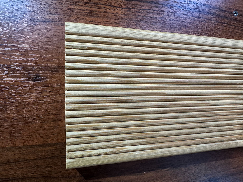 Террасная доска АВ 28*148*4( ЛИСТВЕННИЦА)